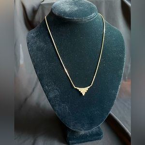 ALABASTER VTG Gold Tone Metal and Rhinestone pretty necklace.